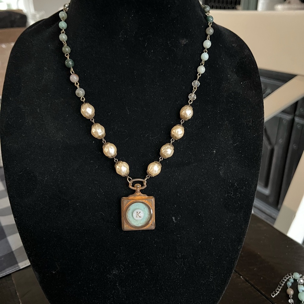 Elegant Pearl and Bead Necklace with Pendant